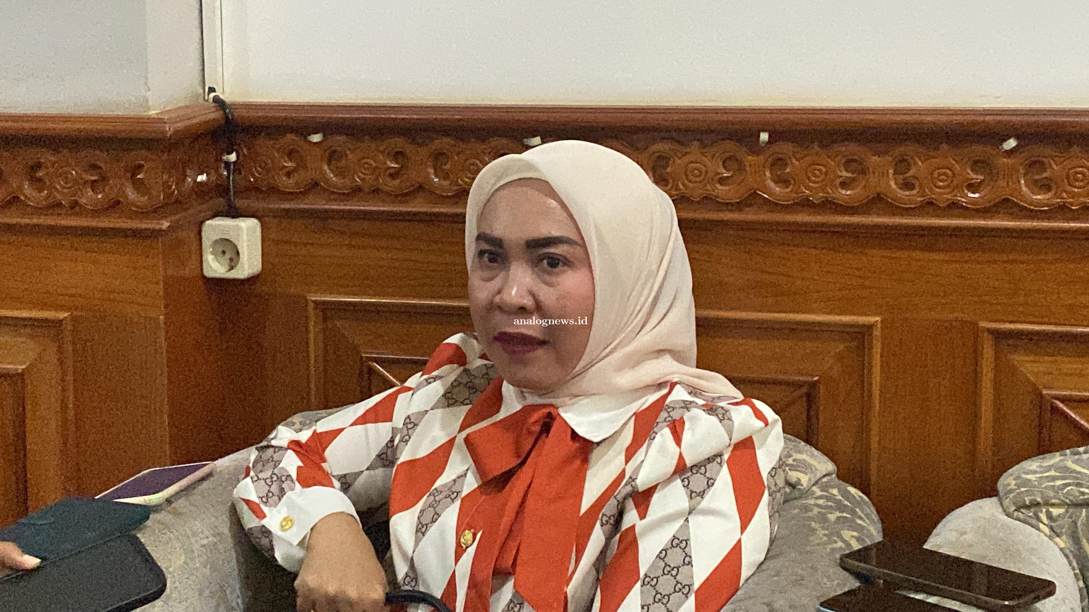 Anggota_DPRD_Kutai_Timur,_Fitri.jpg