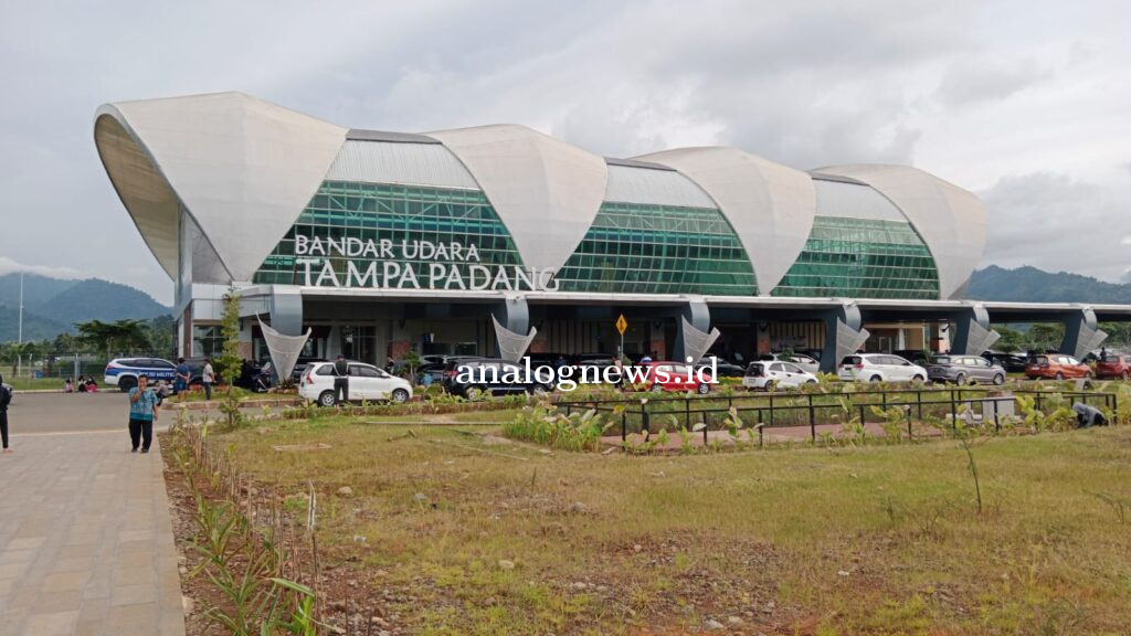 Toilet Bandara Tampa Padang Mamuju Juara Program Toilet Bersih