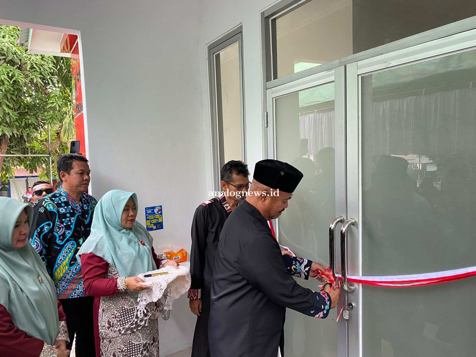 Edi Damansyah Resmikan Puskesmas Pembantu di Kelurahan Bukit Biru