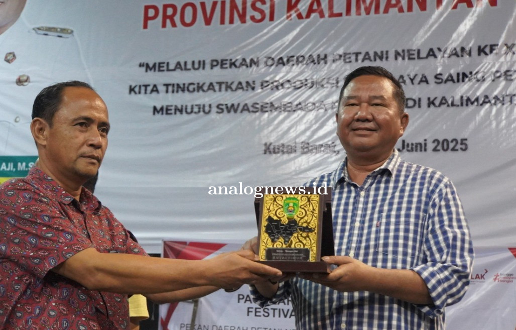 Ekti Imanuel Hadiri Festival Seni PEDA KTNA, Dorong Generasi Muda Lestarikan Budaya Lokal