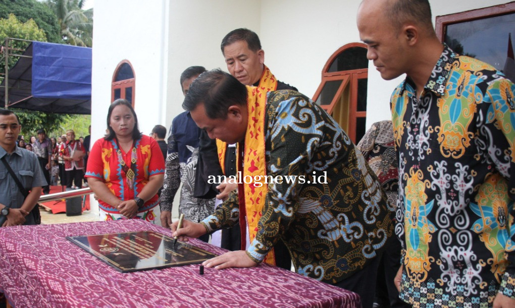 Peresmian GKII Maranatha Linggang Bigung, Ekti Imanuel Tegaskan Komitmen Dukung Rumah Ibadah