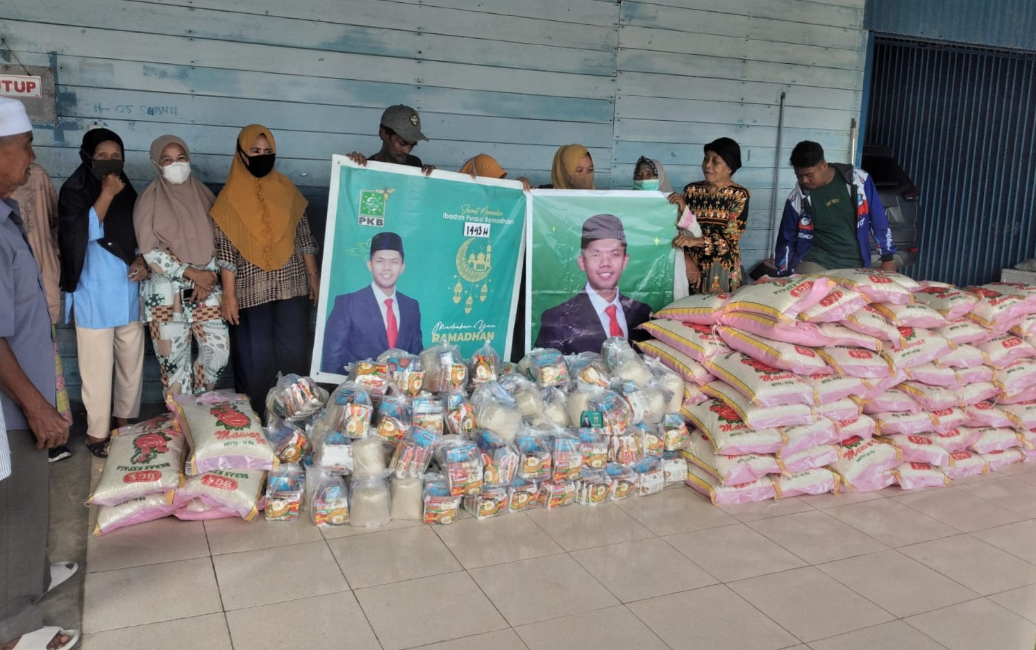 Sambut Ramadan, Junaidi Bagikan 150 Paket Sembako di BK