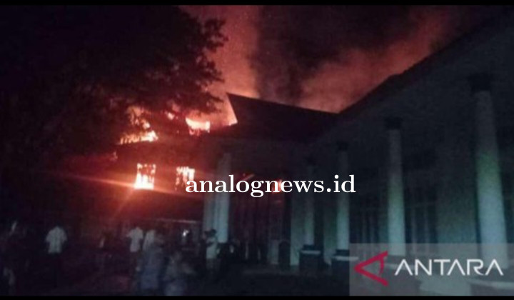 Kantor Bupati Halmahera Selatan Kebakaran, Api Nyaris Melahap Seluruh Bagian Atap Gedung
